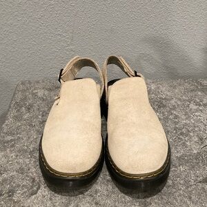 Dr. Martens Cream “Carlson”Suede Mules L8/M7